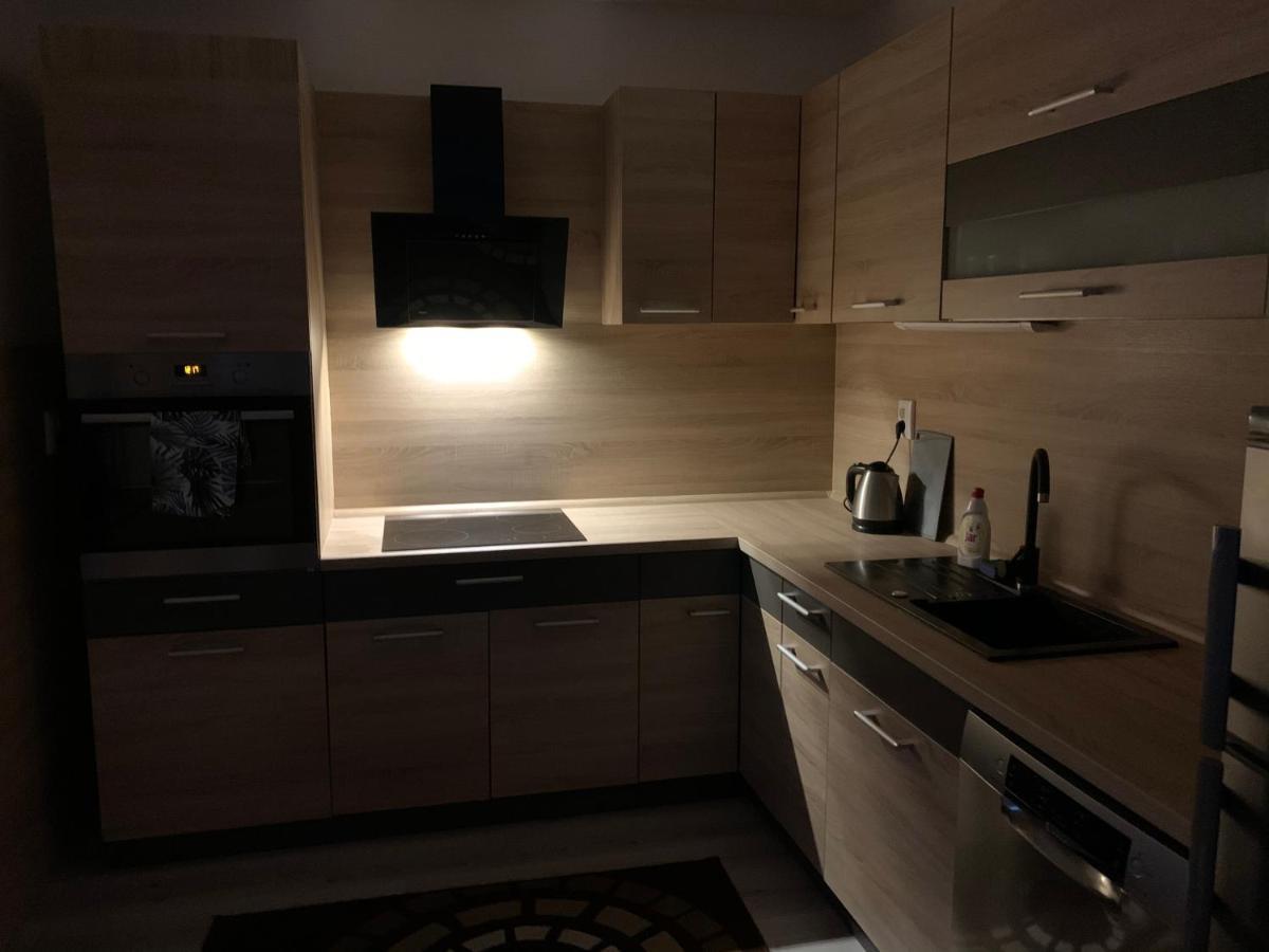Apartmanovy Dom Magda Vrbov Exterior foto